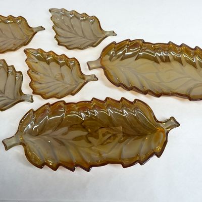 Sale Photo Thumbnail #514: INDIANA GLASS CARNIVAL LEAF SET, 1970S