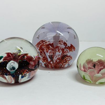 Sale Photo Thumbnail #188: THREE FLORAL GLASS PAPERWEIGHTS, 20TH CENTURY