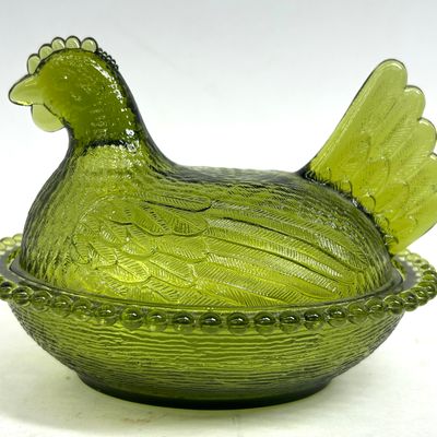 Sale Photo Thumbnail #133: INDIANA GLASS OLIVE GREEN HEN ON NEST
