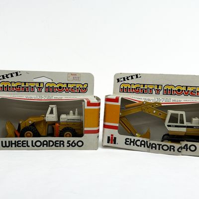 Sale Photo Thumbnail #447: ERTL IH DIE-CAST VEHICLES 1980S
