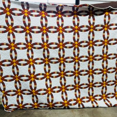 Sale Photo Thumbnail #275: DOUBLE WEDDING RING COTTON QUILT, C. 1980