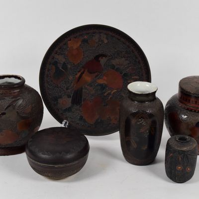Sale Photo Thumbnail #294: 6 Pieces of Japanese Barkware Polychrome Enamel Ceramic Vessels