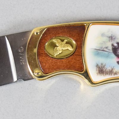 Sale Photo Thumbnail #202: Franklin Mint Collector Folding Pocket Knife with Labrador Retriever