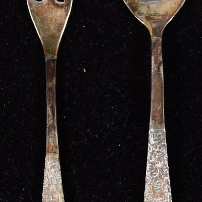 Sale Photo Thumbnail #310: Pair of Pakistani 940 Silver Flatware Pieces