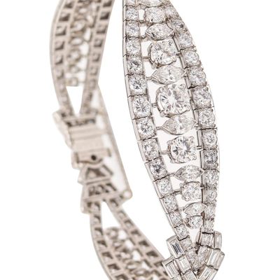OSCAR HEYMAN 1953 Outstanding Bracelet In Platinum With 24.50 Cwt. Diamonds