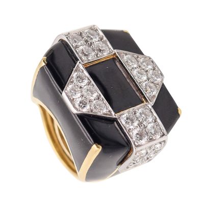 DAVID WEBB Black Enameled Cocktail Ring In 18Kt Gold With 3.96 Cwt. VVS Diamonds