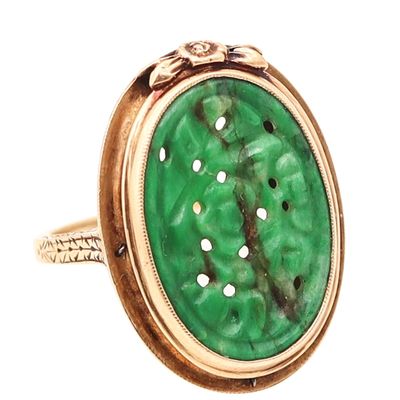 ART DECO 1925 Chinoiserie Oval Ring In 14Kt Yellow Gold With Carved Jade