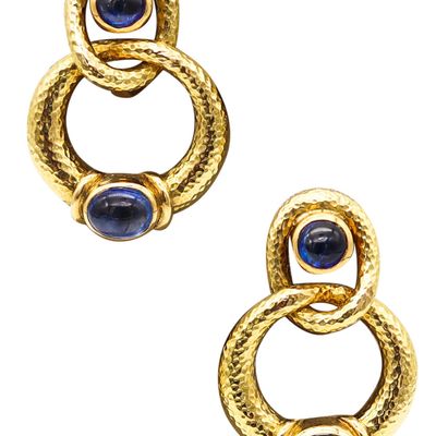 David Webb 1970 Dangle Clips-on Earrings In 18Kt Gold With 7.34 Ctw Sapphires