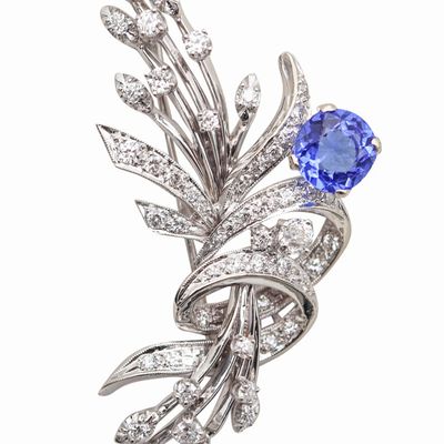 ART-DEC0 1950 Brooch In 14Kt White Gold With 4.35 Cwt Diamonds & Sapphires