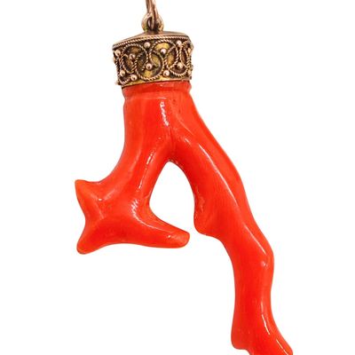 Italian Neapolitan Root-Coral Pendant In 18Kt Yellow Gold