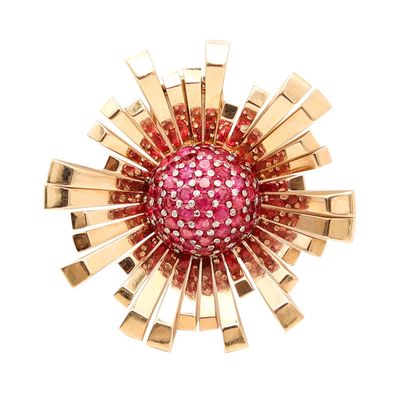 TIFFANY & CO. 1950 Retro-Modern Brooch 18Kt Yellow Gold With 6.48 Cwt Rubies