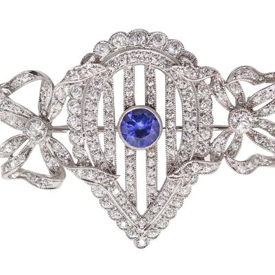 J.E. CALDWELL 1910 Edwardian Brooch In Platinum With Diamonds & Sapphire