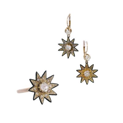 Victorian Era 18K Yellow Gold Ring & Drop Earrings Set with 2.40 CTW in Diamond