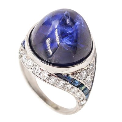 ART DECO 1920 Platinum Cocktail Ring With 26.65 Cwt. In Sapphires And Diamonds