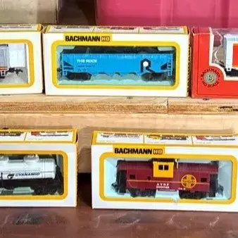 5 HO Pieces Bachmann Trains