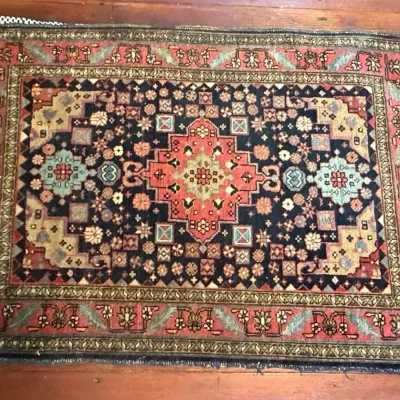 Sale Photo Thumbnail #180: Persian Hamadan Style Geometric Medallion Rug 