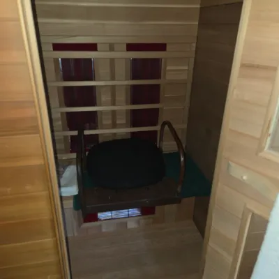 Far Infrared cabin - Sauna working condition like new with digital control, comes with instruction books.