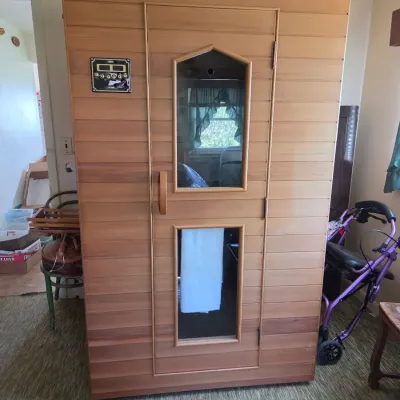 Far Infrared cabin - Sauna working condition like new with digital control, comes with instruction books.