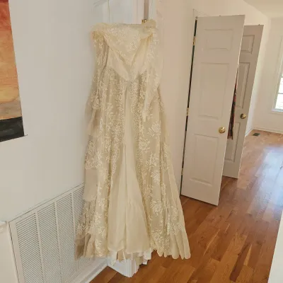 Sale Photo Thumbnail #56: Vintage wedding dress 
