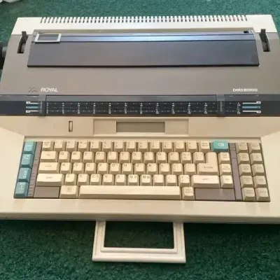 Royal Beta 9000 D Portable Typewriter with Cover & Manual