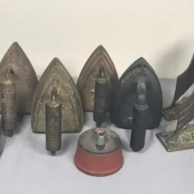 Vintage Irons, 5-lb Weight, Round Steamer & U.S. Flag Metal Bookends – 8 Pieces