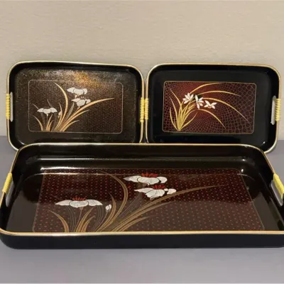 Made in Japan Floral Nesting Plastic Serving Trays – Set of 3
