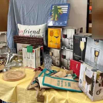Beer Glasses, Stemware, And Wine Bottle Bags