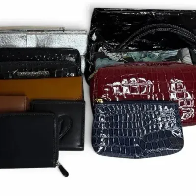 Assorted Women’s Purses, Clutches & Wallets – Stone Mountain & Estée Lauder