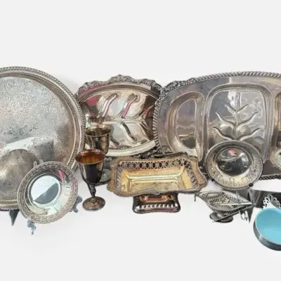 Vintage Silverplate Serving Trays, Platters & Decorative Serving Pieces