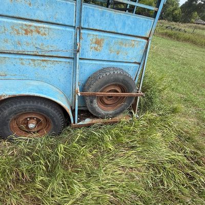 Sale Photo Thumbnail #90: Horse trailer no title