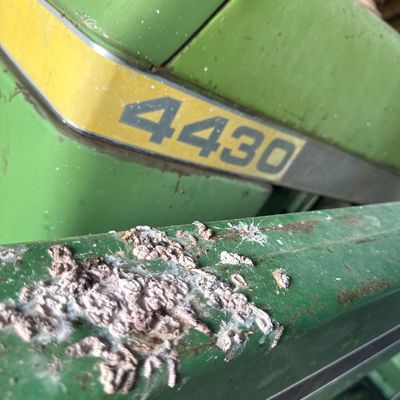 4430 Tractor runs and drives serious hydraulic leak