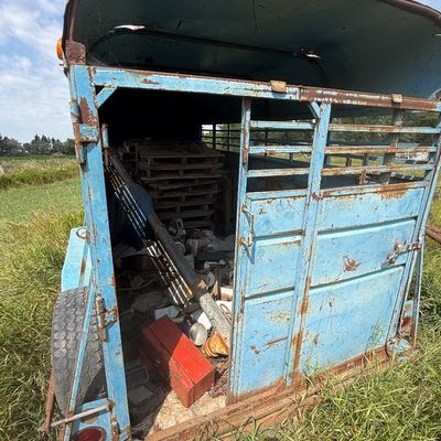 Sale Photo Thumbnail #87: Horse trailer no title