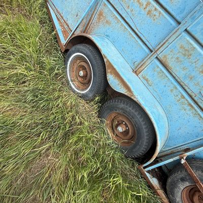 Sale Photo Thumbnail #89: Horse trailer no title