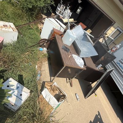 Sale Photo Thumbnail #136: Buyer must purchase all and clear out all items. There will be a $500 cleaning deposit. Once all of the items have been removed, you will receive your $500 Cleaning deposit back. All Scrap Metal pictured must be removed. You will have one week to complete