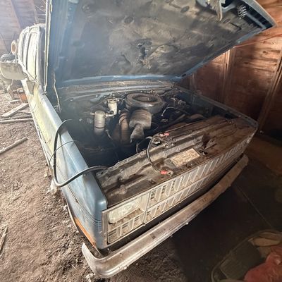 Sale Photo Thumbnail #44: 1982 Chevy suburban condition unknown
