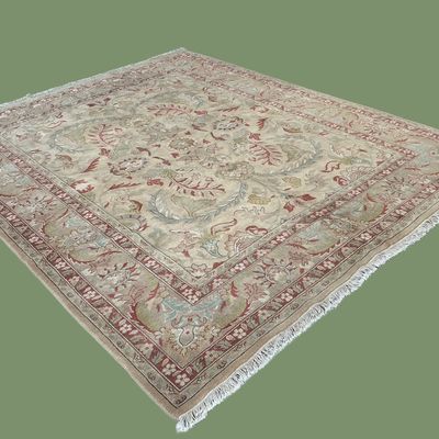 Soft Traditional Rug – Elegant Distressed Look