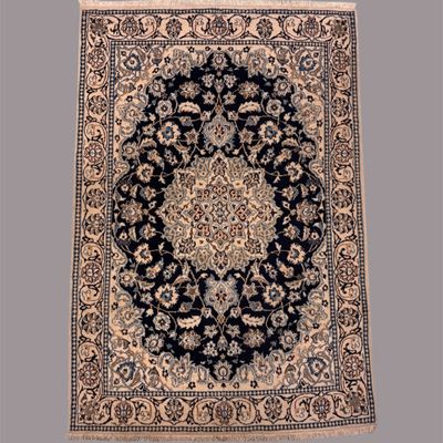 Navy & Ivory Medallion Rug – Classic Floral Design