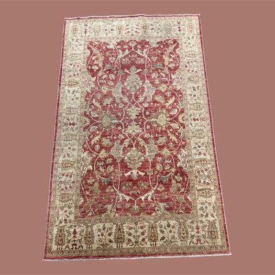 Burgundy Traditional Rug – Intricate Floral Pattern & Border