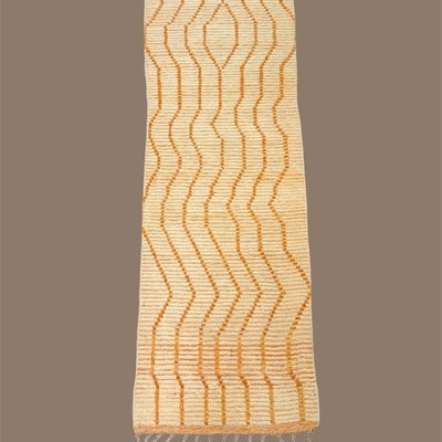 Minimalist Yellow Runner – Modern Wavy Line Pattern