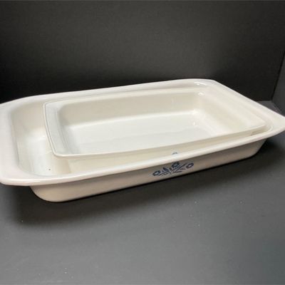 Sale Photo Thumbnail #35: Lot # : 526 - Two Vintage Corning Ware Baking Dishes
