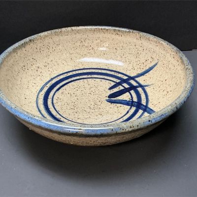 Sale Photo Thumbnail #40: Lot # : 532 - Studio Pottery Bowl

