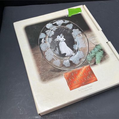 Sale Photo Thumbnail #60: Lot # : 552 - Pressed Glass Oval Picture Frame
