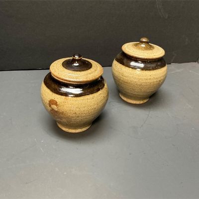 Sale Photo Thumbnail #48: Lot # : 540 - 2 Studio Pottery Small Pots w/Lids
