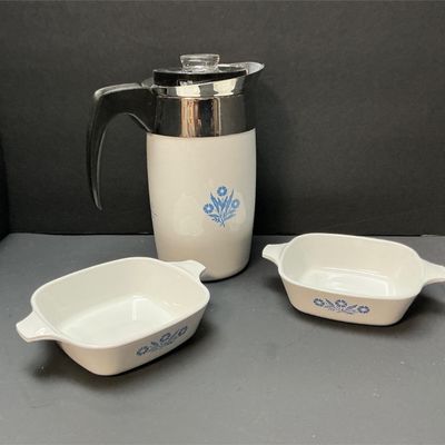 Sale Photo Thumbnail #36: Lot # : 527 - Corning Ware Coffee Server & Small Dishes
