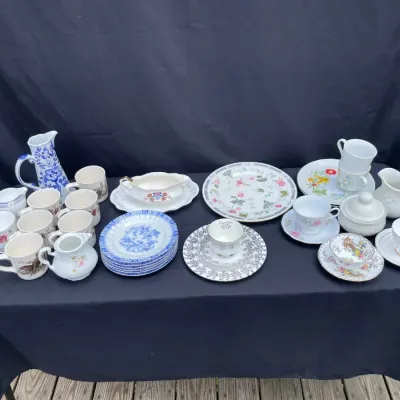 Lot of vintage ceramics