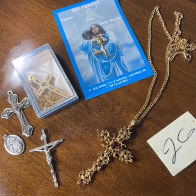 Lot of religious necklaces and crucifix pendants