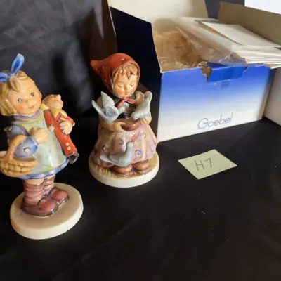 Two girls hummel figurines 2