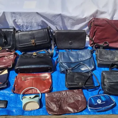 Lot of vintage purses and wallets