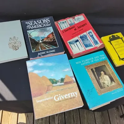 Lot ofbooks about art and antiques