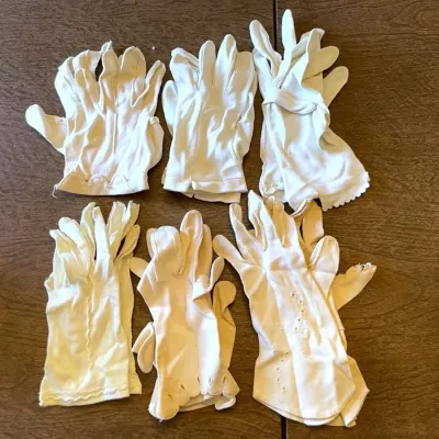 Lot of vintage white gloves